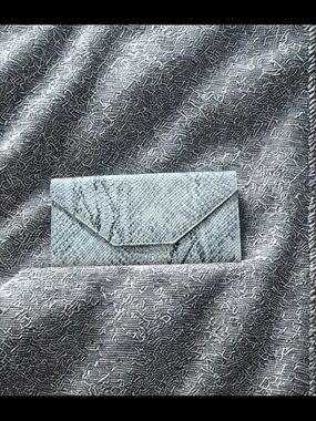 Vintage Women’s Envelope Clutch - Light Gray Python Embossed Effect